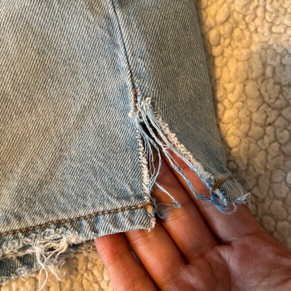 American Eagle - Distressed Jean Shorts / Size 0 - Picture 8 of 8